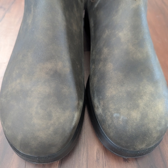 Blundstone Olive Green Chelsea Winter Boots - Picture 6 of 15